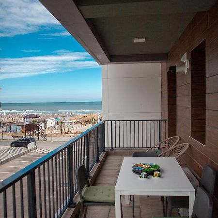 Green Apartament Near The Beach Нэводари Экстерьер фото