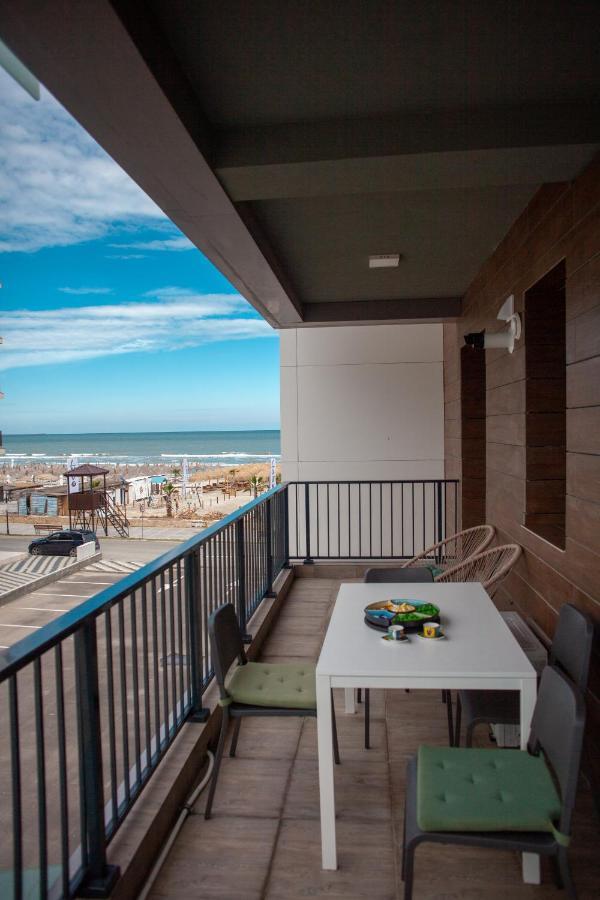 Green Apartament Near The Beach Нэводари Экстерьер фото