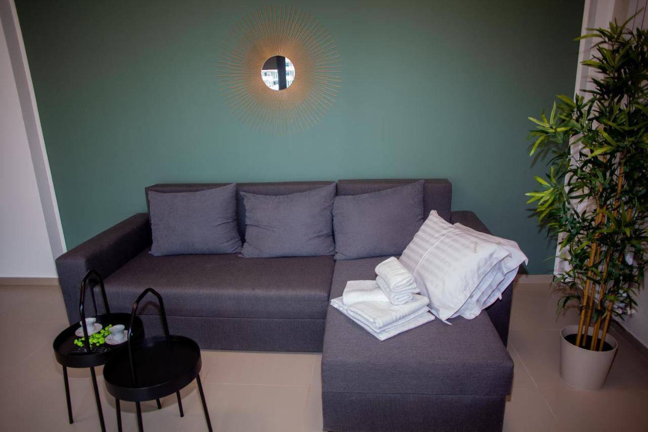 Green Apartament Near The Beach Нэводари Экстерьер фото