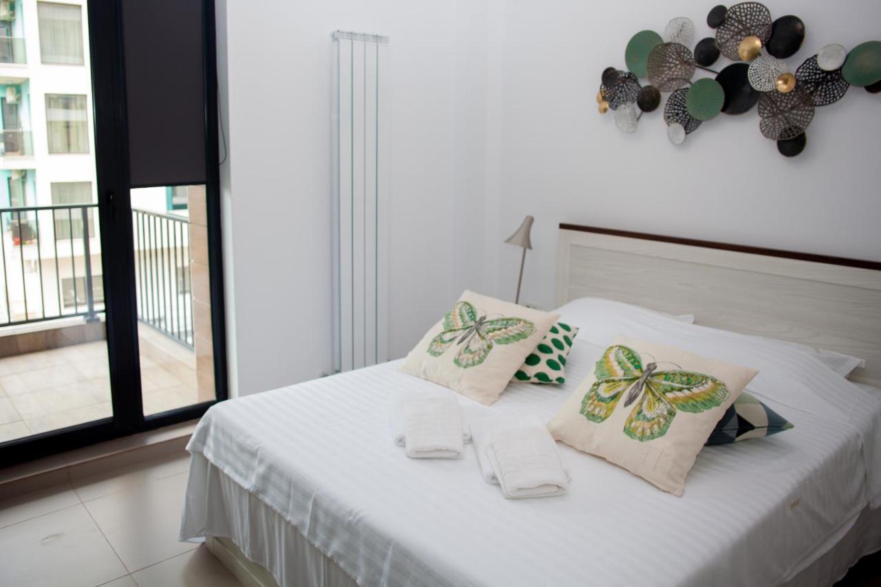 Green Apartament Near The Beach Нэводари Экстерьер фото
